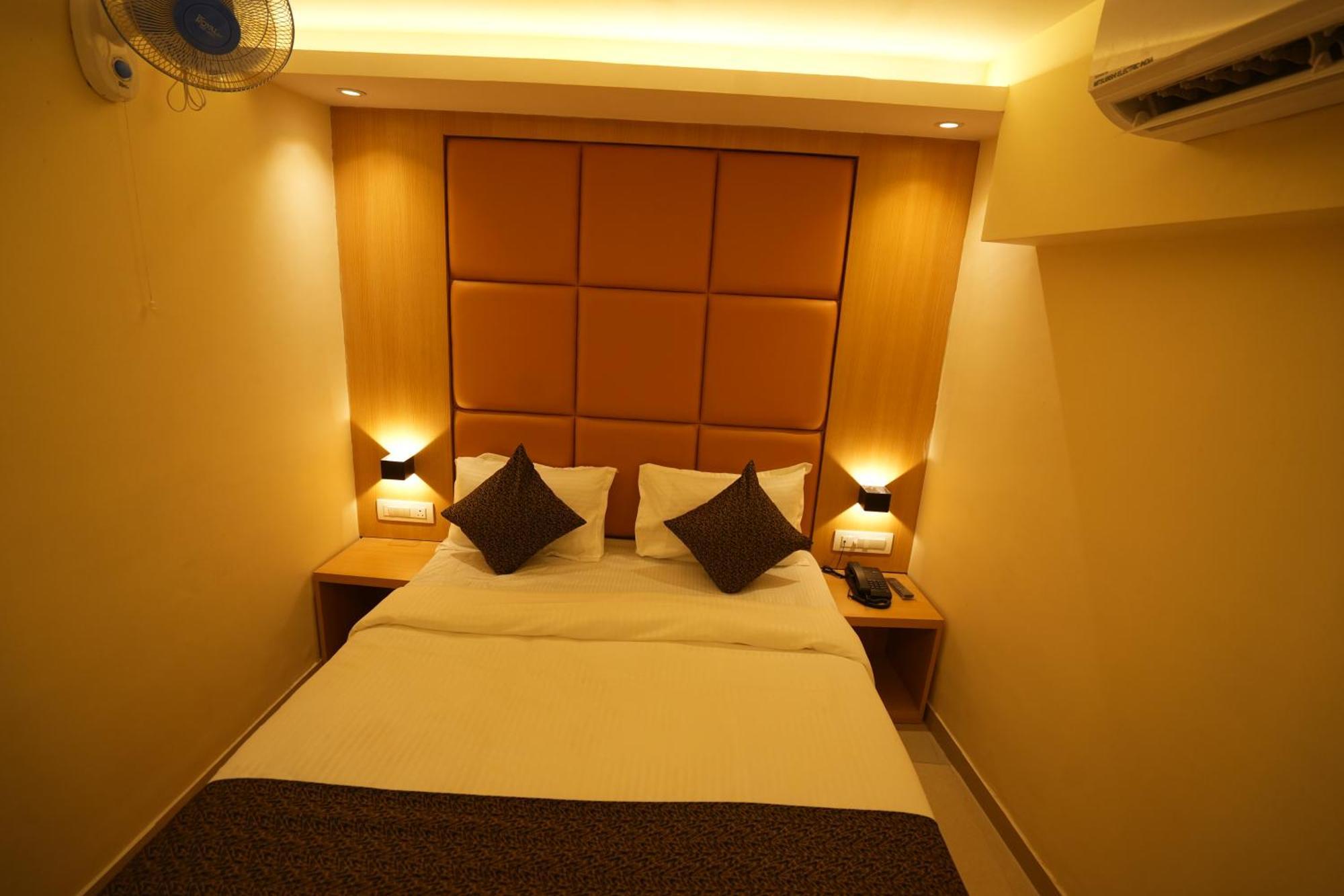 Hotel Boston Mumbai Dış mekan fotoğraf